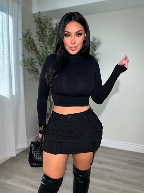 Conservative Black Top