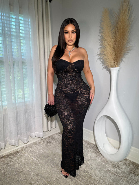 Eccentric Lace Maxi
