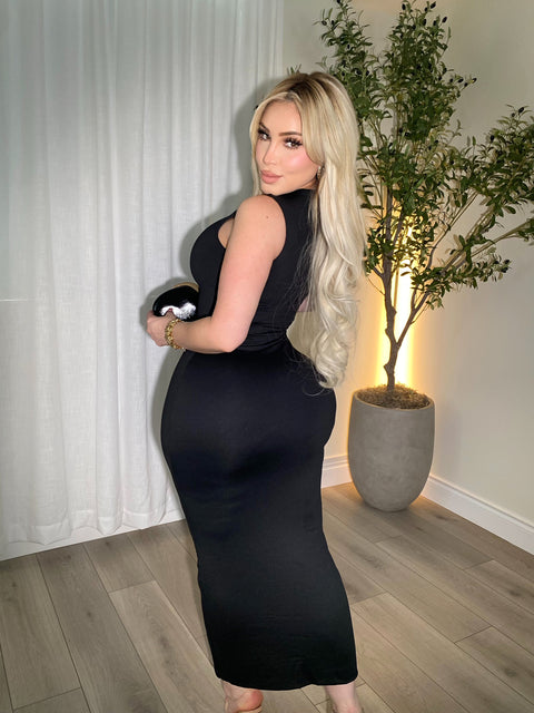 Body Hugging Black Maxi