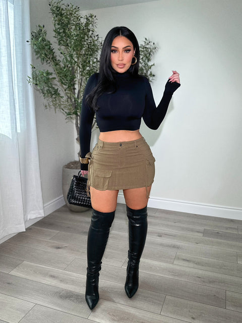 Conservative Black Top